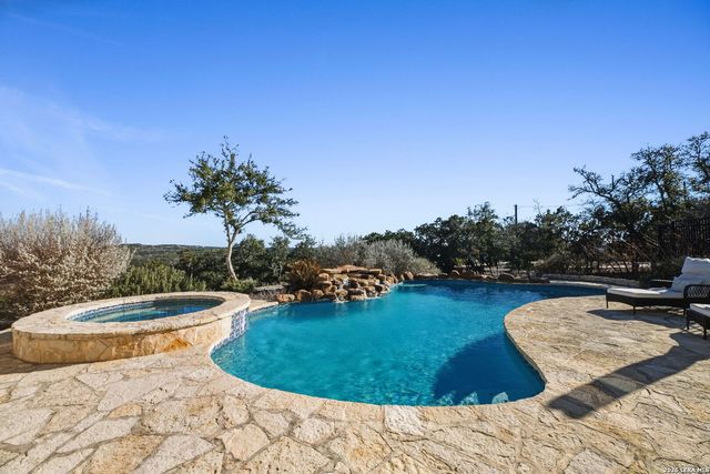103 HIGH SIERRA DR, Boerne, TX 78006