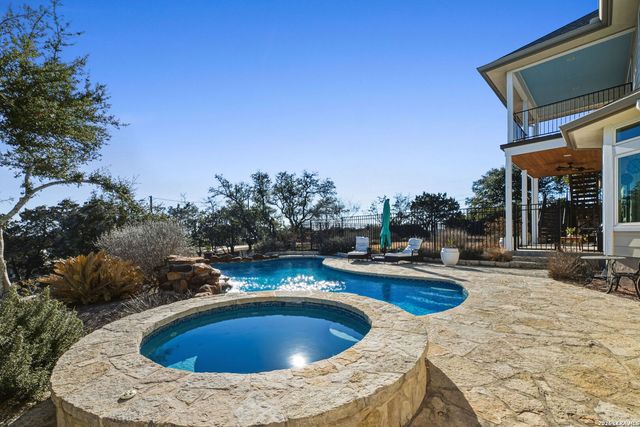 103 HIGH SIERRA DR, Boerne, TX 78006