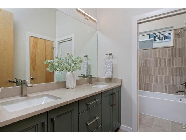 2298 Star Hill St, Longmont, CO 80503
