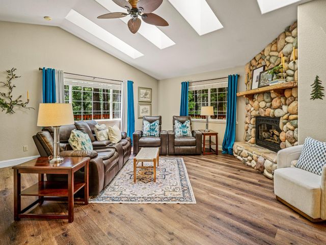3319 Hazel St, Pollock Pines, CA 95726