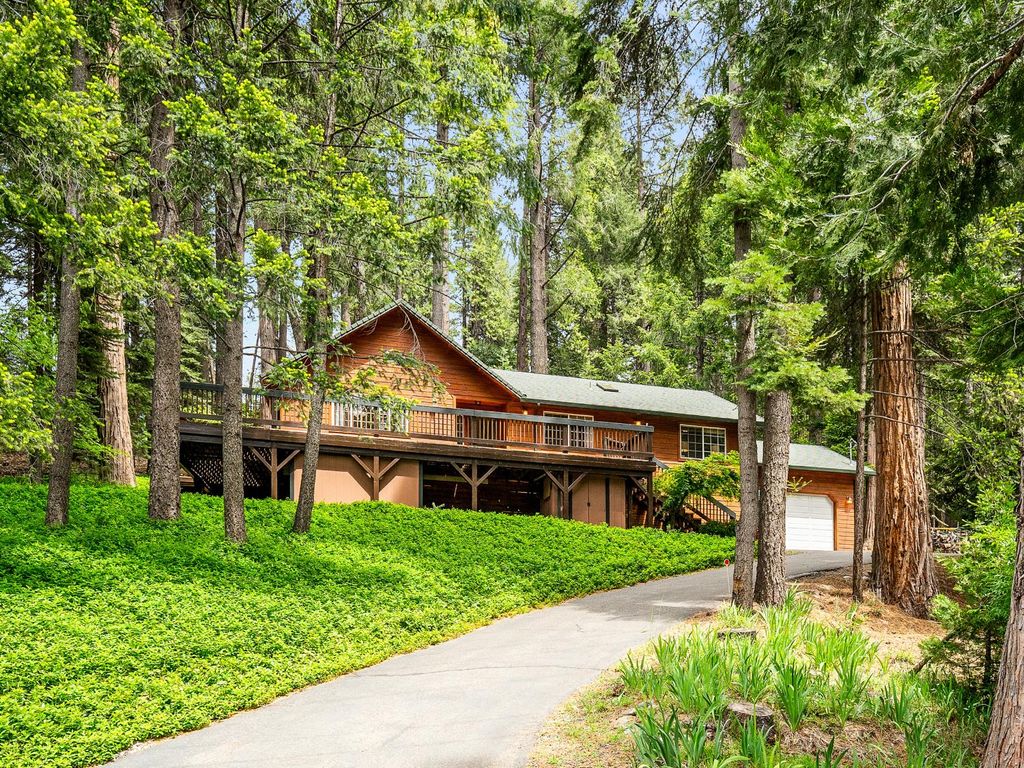 3319 Hazel St, Pollock Pines, CA 95726