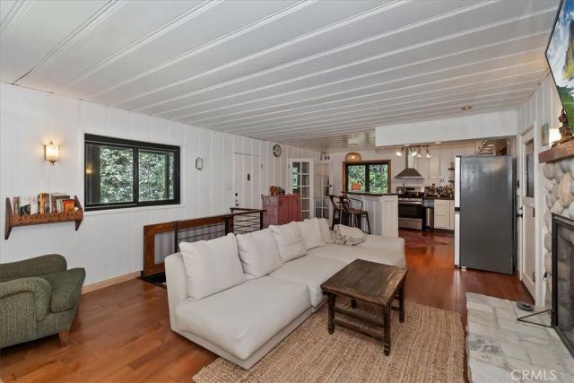 851 Cottage Grove, Lake Arrowhead, CA 92352
