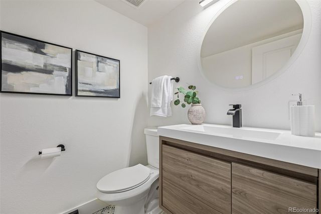 6703 S Locust Court, Centennial, CO 80112