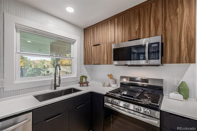 6703 S Locust Court, Centennial, CO 80112