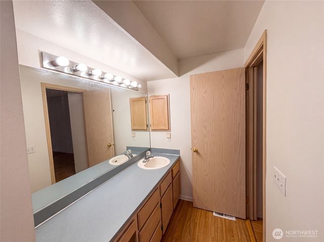 12531 81st Place NE, Kirkland, WA 98034