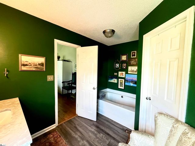 107 Riverside Chase Circle, Greer, SC 29650
