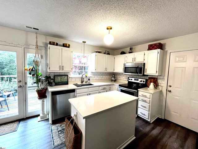107 Riverside Chase Circle, Greer, SC 29650