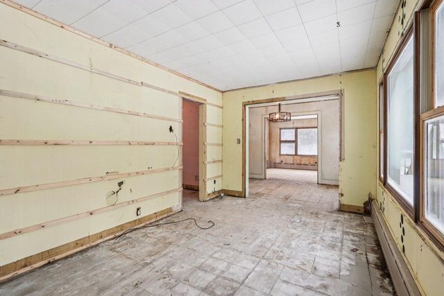 34120 Grand BOULEVARD, Burlington, WI 53105