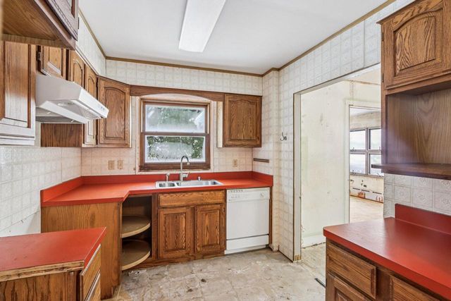 34120 Grand BOULEVARD, Burlington, WI 53105