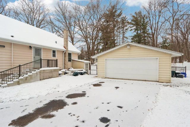 34120 Grand BOULEVARD, Burlington, WI 53105