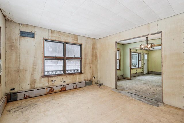 34120 Grand BOULEVARD, Burlington, WI 53105