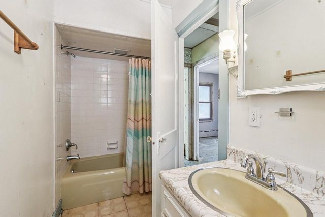 34120 Grand BOULEVARD, Burlington, WI 53105