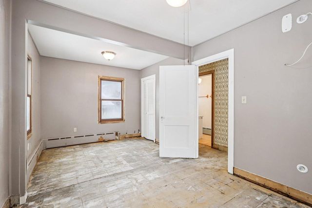 34120 Grand BOULEVARD, Burlington, WI 53105