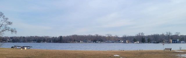 34120 Grand BOULEVARD, Burlington, WI 53105