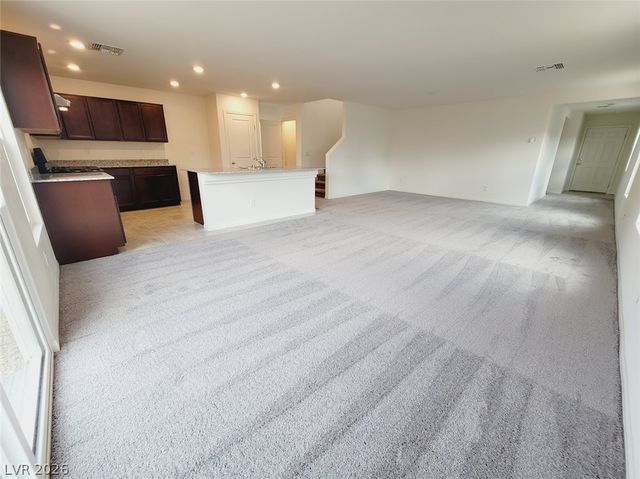 8180 Seminario Avenue, Las Vegas, NV 89113