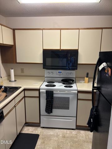 702 Martin Luther King Jr Boulevard C8, Chapel Hill, NC 27514