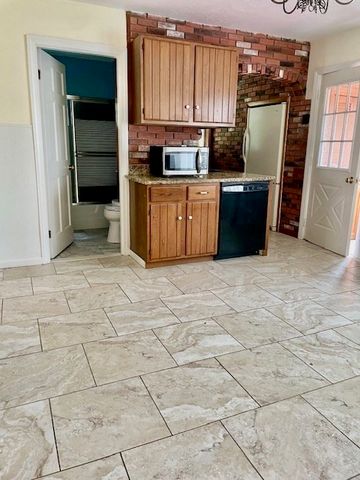 259 Massasoit Rd, Worcester, MA 01604