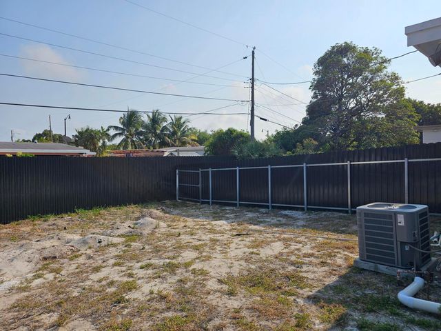 1330 NE 41st Drive 1, Pompano Beach, FL 33064