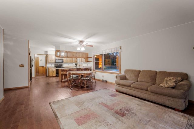 1324 RHYNIE COURT, West Bend, WI 53095