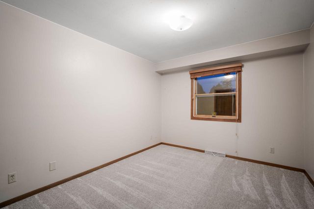 1324 RHYNIE COURT, West Bend, WI 53095