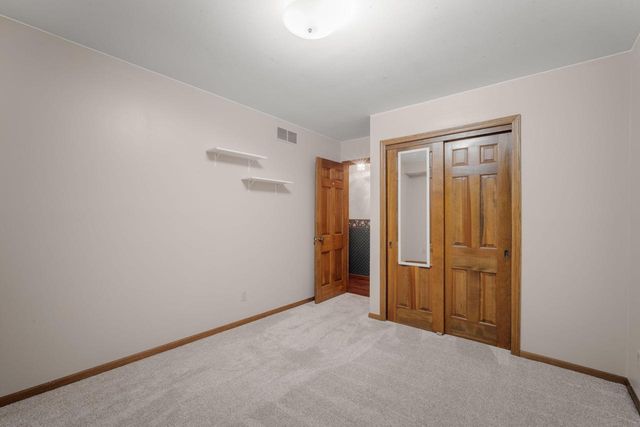 1324 RHYNIE COURT, West Bend, WI 53095