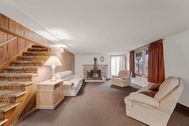 1324 RHYNIE COURT, West Bend, WI 53095