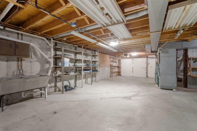 1324 RHYNIE COURT, West Bend, WI 53095