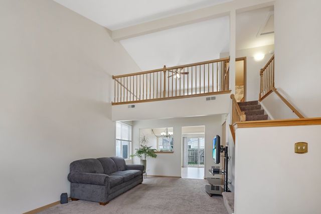 900 Symphony Drive, Aurora, IL 60504