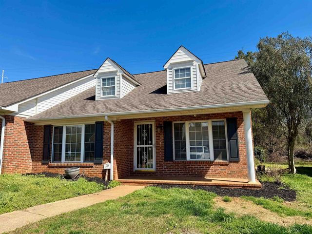 349 W Pointe Drive, Spartanburg, SC 29301