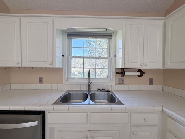 349 W Pointe Drive, Spartanburg, SC 29301