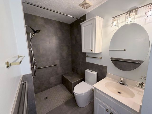 349 W Pointe Drive, Spartanburg, SC 29301