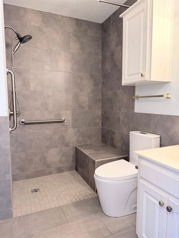 349 W Pointe Drive, Spartanburg, SC 29301