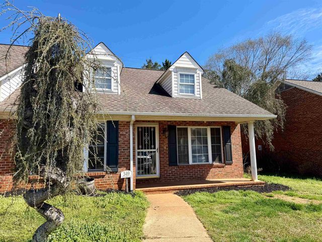 349 W Pointe Drive, Spartanburg, SC 29301