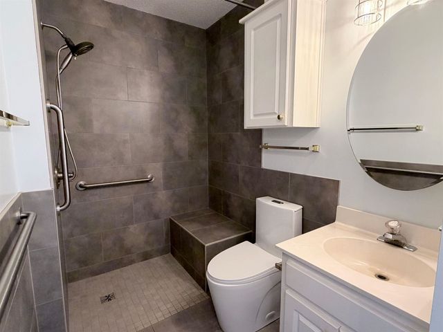 349 W Pointe Drive, Spartanburg, SC 29301