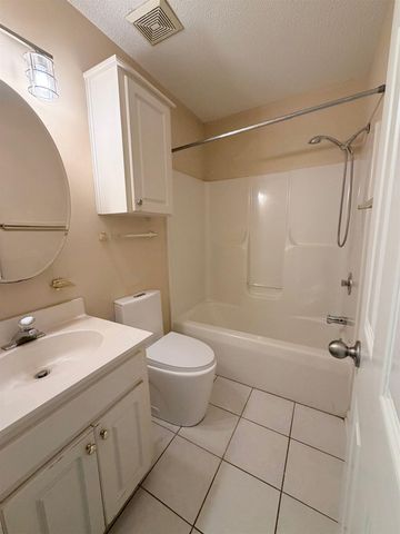 349 W Pointe Drive, Spartanburg, SC 29301