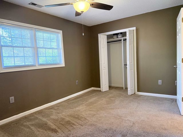 349 W Pointe Drive, Spartanburg, SC 29301