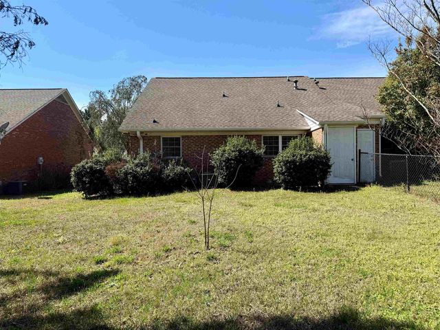 349 W Pointe Drive, Spartanburg, SC 29301