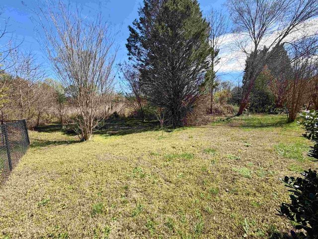 349 W Pointe Drive, Spartanburg, SC 29301