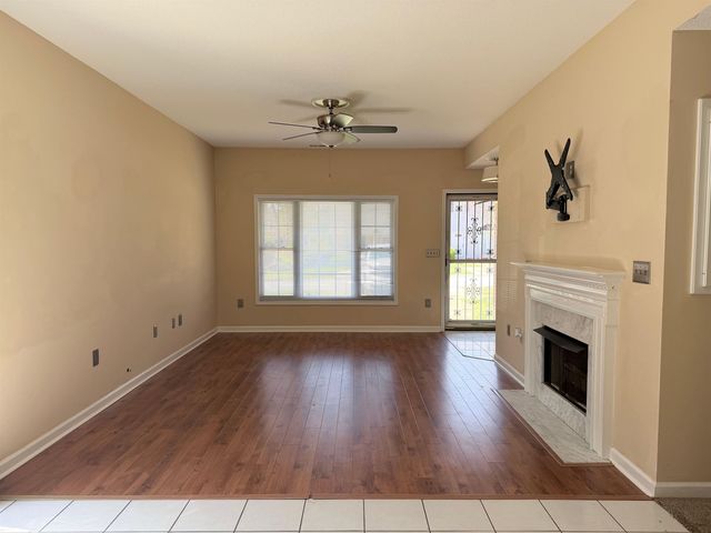 349 W Pointe Drive, Spartanburg, SC 29301