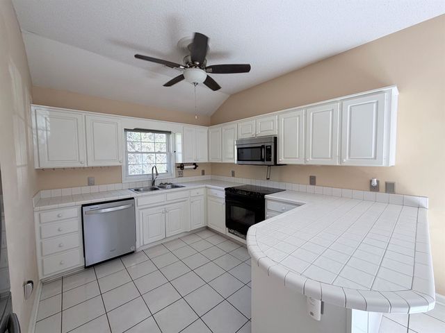 349 W Pointe Drive, Spartanburg, SC 29301