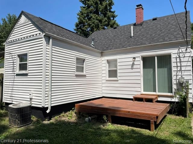 881 Garfield Avenue, Lincoln Park, MI 48146