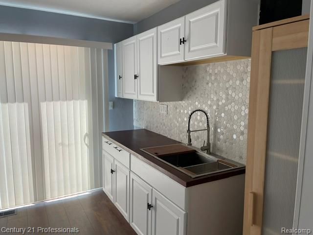 881 Garfield Avenue, Lincoln Park, MI 48146