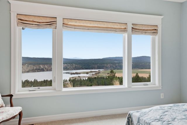 18528 N Valley Rd, Nine Mile Falls, WA 99026