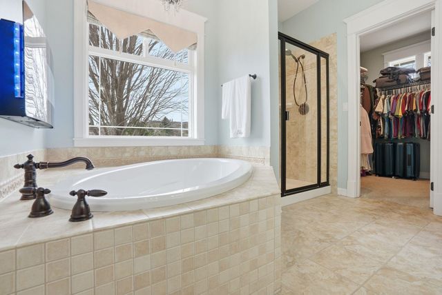 18528 N Valley Rd, Nine Mile Falls, WA 99026