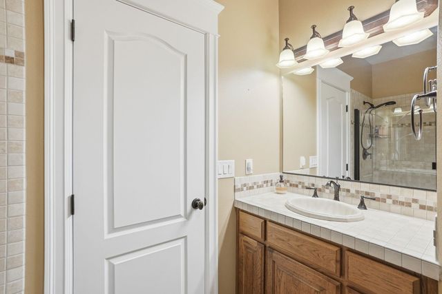 18528 N Valley Rd, Nine Mile Falls, WA 99026