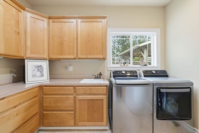 18528 N Valley Rd, Nine Mile Falls, WA 99026