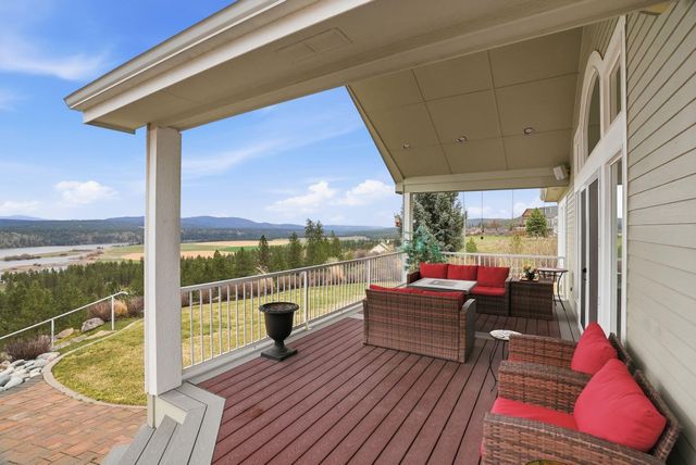 18528 N Valley Rd, Nine Mile Falls, WA 99026