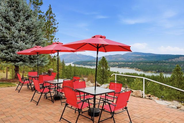 18528 N Valley Rd, Nine Mile Falls, WA 99026
