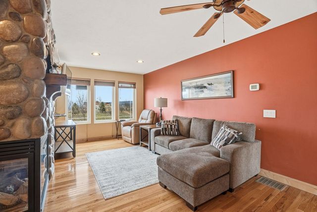 18528 N Valley Rd, Nine Mile Falls, WA 99026