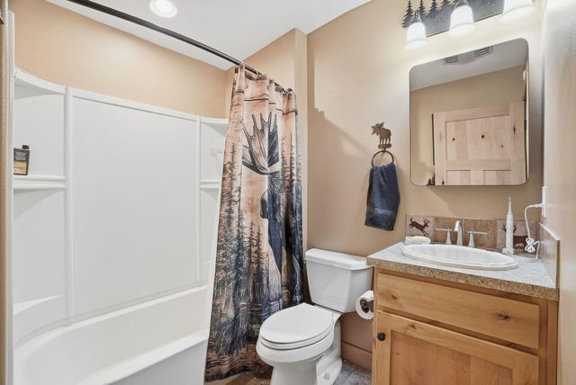 18528 N Valley Rd, Nine Mile Falls, WA 99026